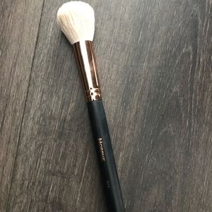 Morphe R14 – Round Contour Brush